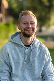 Leo K.